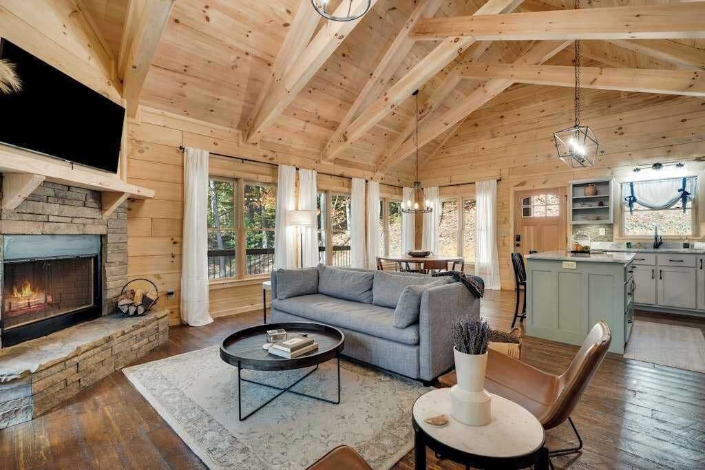 TV, fireplace, offices
