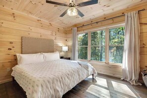 Iron/ironing board, WiFi, bed sheets - Haley Glen Cherry Log (Cherry Log)