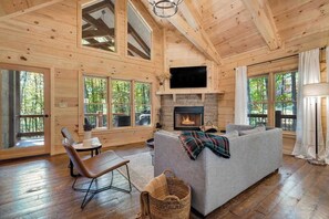 TV, fireplace, offices - Haley Glen Cherry Log (Cherry Log)