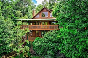 Exterior - Pine Home Cabin Stay (Mineral Bluff)
