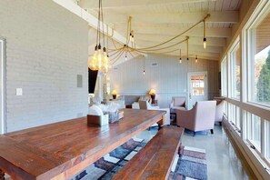 Dining - On The Lake - Main House (Lakemont)