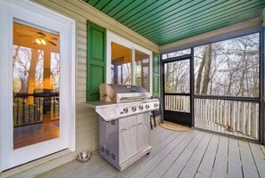 Terrace/patio - Playing Hooky Getaway (Blairsville)