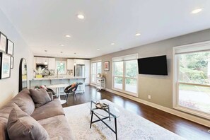 TV - Hello Sunshine Atlanta (Atlanta)