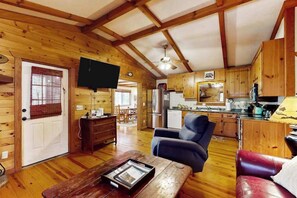 Fernseher, Kamin, DVD-Player, Arbeitsbereiche