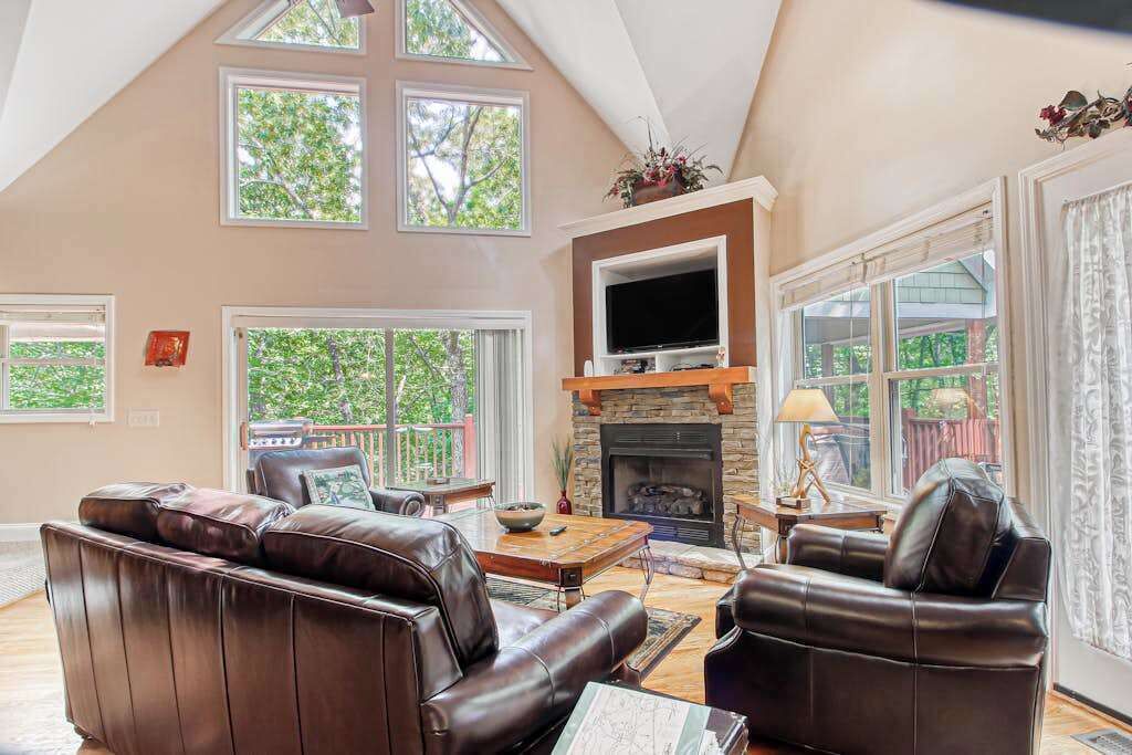 TV, fireplace, DVD player, offices