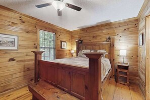 Iron/ironing board, WiFi, bed sheets - Bird Haus Sautee Cabin (Sautee Nacoochee)