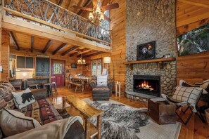 Fernseher, Kamin, Tischfußball, Arbeitsbereiche