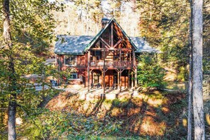 Exterior - Mountaintown Creekside Cabin Getaway (Ellijay)