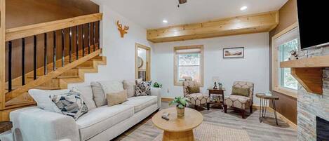 TV, fireplace, offices