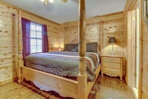 Iron/ironing board, WiFi, bed sheets - Timber Top Cabin Stay (Sautee Nacoochee)