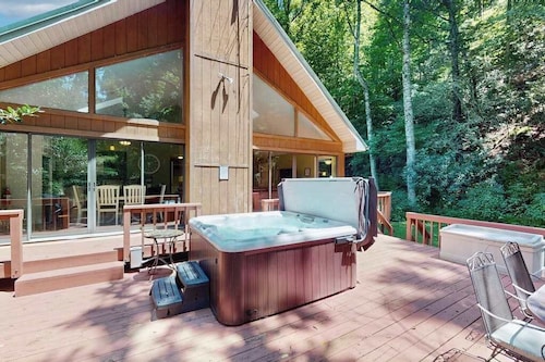 Creekside Retreat Stay