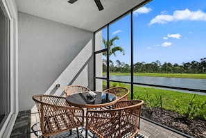 Outdoor dining - The 18th Fairway at Webbs Reserve Golf & Resort Community (Punta Gorda)