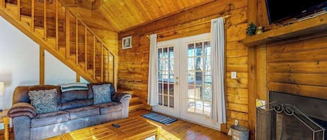 Fernseher, Kamin, DVD-Player, Arbeitsbereiche