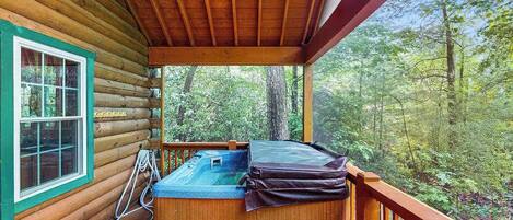 Outdoor spa tub