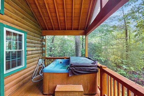 The Hideaway Cabin Stay