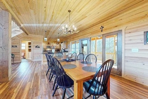 Dining - Mountain Memories Cabin (Sautee Nacoochee)