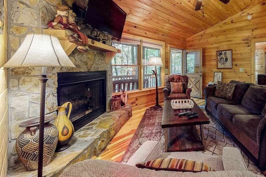 Indian Rock Lake Cabin - Blue Ridge, GA