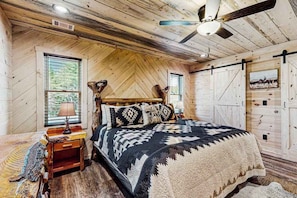 WiFi, bed sheets - Spur n Arrow Cabin Stay (Morganton)