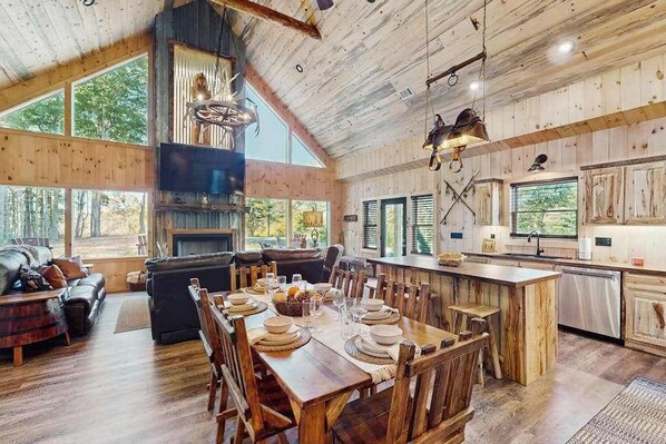 Dining - Spur n Arrow Cabin Stay (Morganton)