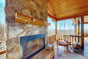 Property grounds - Bougie Bear Cabin Stay (Morganton)