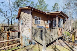 Exterior - Arapho Cabin Getaway - Fireplace and Grill (Cherry Log)