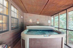 Interior - Lazy Acres Cabin Sautee (Sautee Nacoochee)