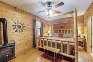 Iron/ironing board, WiFi, bed sheets - Lazy Acres Cabin Sautee (Sautee Nacoochee)