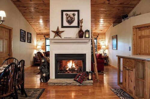 Bear Necessity Cabin