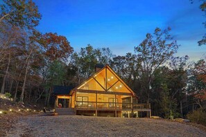 Exterior - Shalom in the Wood Stay (Mineral Bluff)