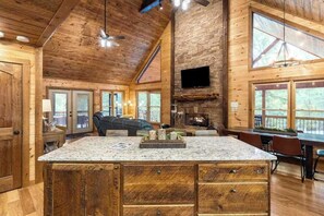 Interior - Shalom in the Wood Stay (Mineral Bluff)