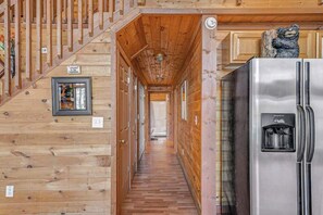 Interior - Majestic View Retreat (Sautee Nacoochee)