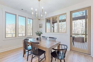 Dining - The Gilded Owl Stay Now (Sautee Nacoochee)