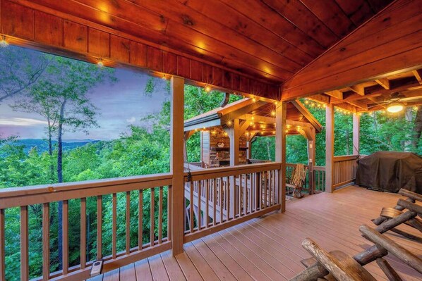 Terrace/patio - Red Oak Luxe Mountain Cabin (Blue Ridge)