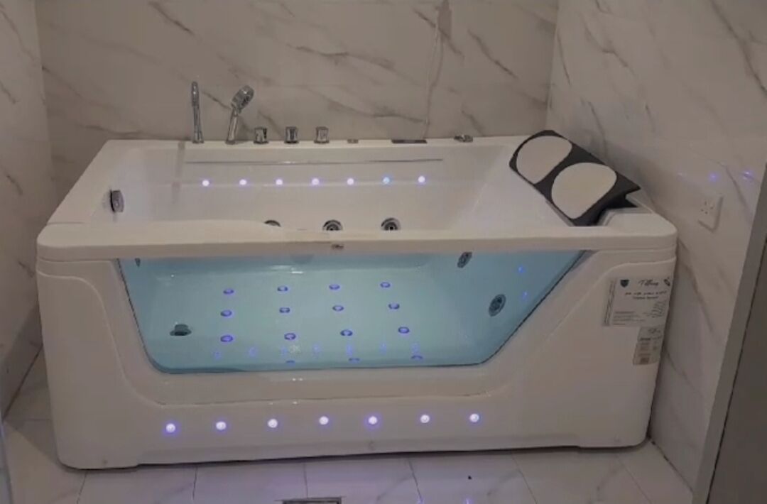 Family Suite, Garden View | Bathroom
