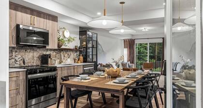 Creekside Hydeaway Downtown Canmore!