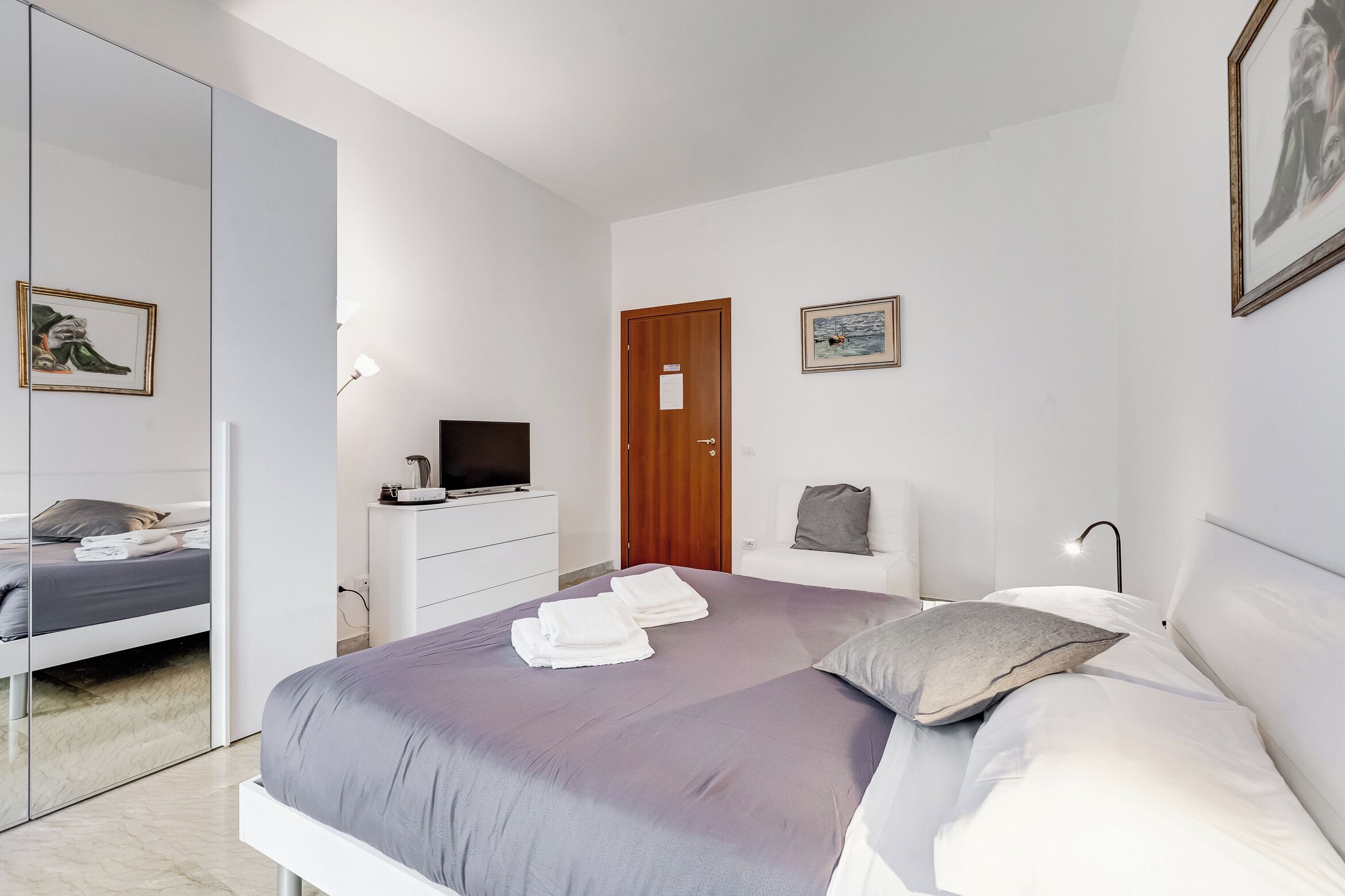 Iron/ironing board, WiFi (free)