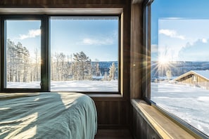 Iron/ironing board, free WiFi, bed sheets - New luxury cabin in Geilo with hot tub, mountain views & ski access (Hol)