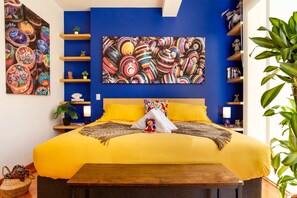 Iron/ironing board, travel cot, WiFi, bed sheets - Roma Chic Hidaway AC / 2 BR / 5 Pax (Mexico City)