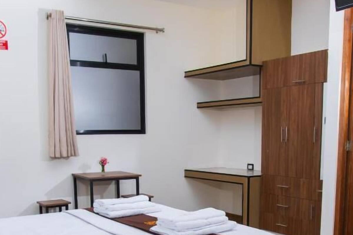Chambre supérieure | Bureau, espace de travail pour ordinateurs portables