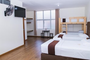 Quadruple Room | Desk, laptop workspace, iron/ironing board, free WiFi