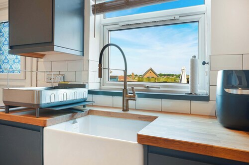 Chic 3BR Rotherham Parking WIFI By stay with us