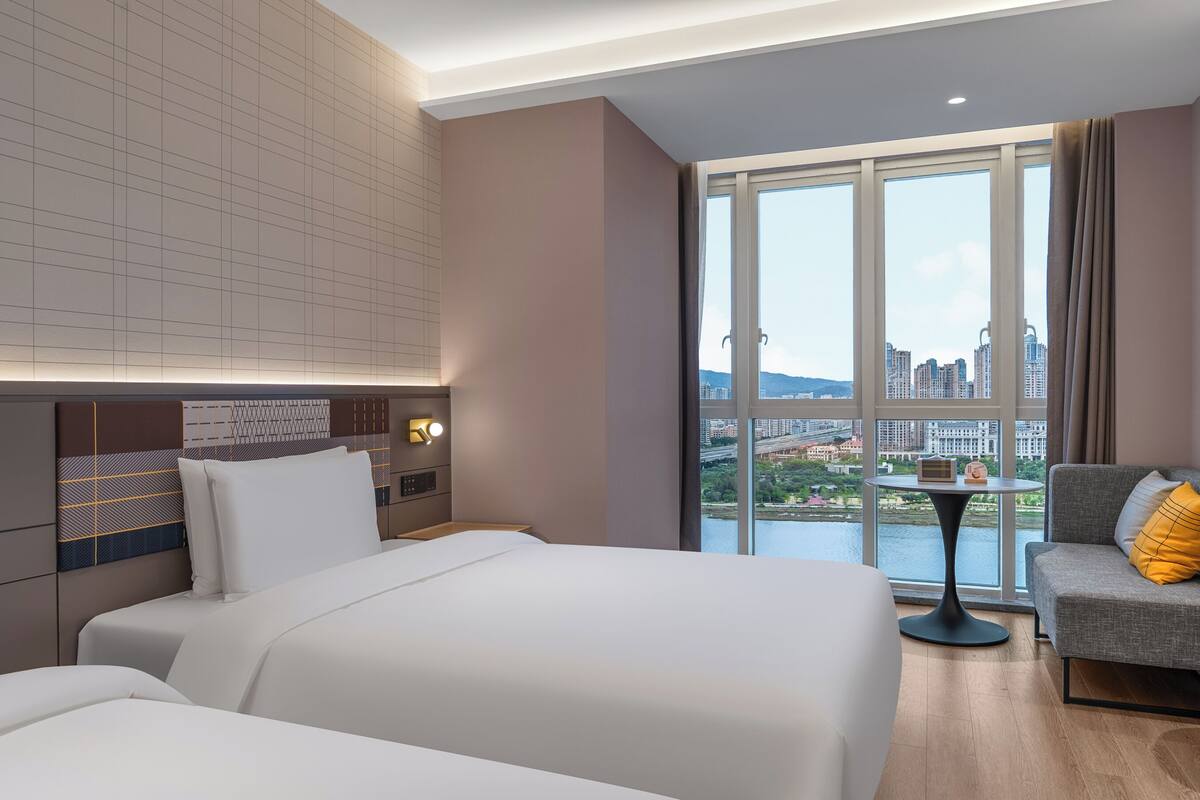 Superior Twin Room, River View | Desk, laptop workspace, WiFi (free)