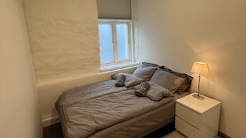 4 bedrooms, WiFi (free), bed sheets