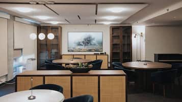 Bar lounge