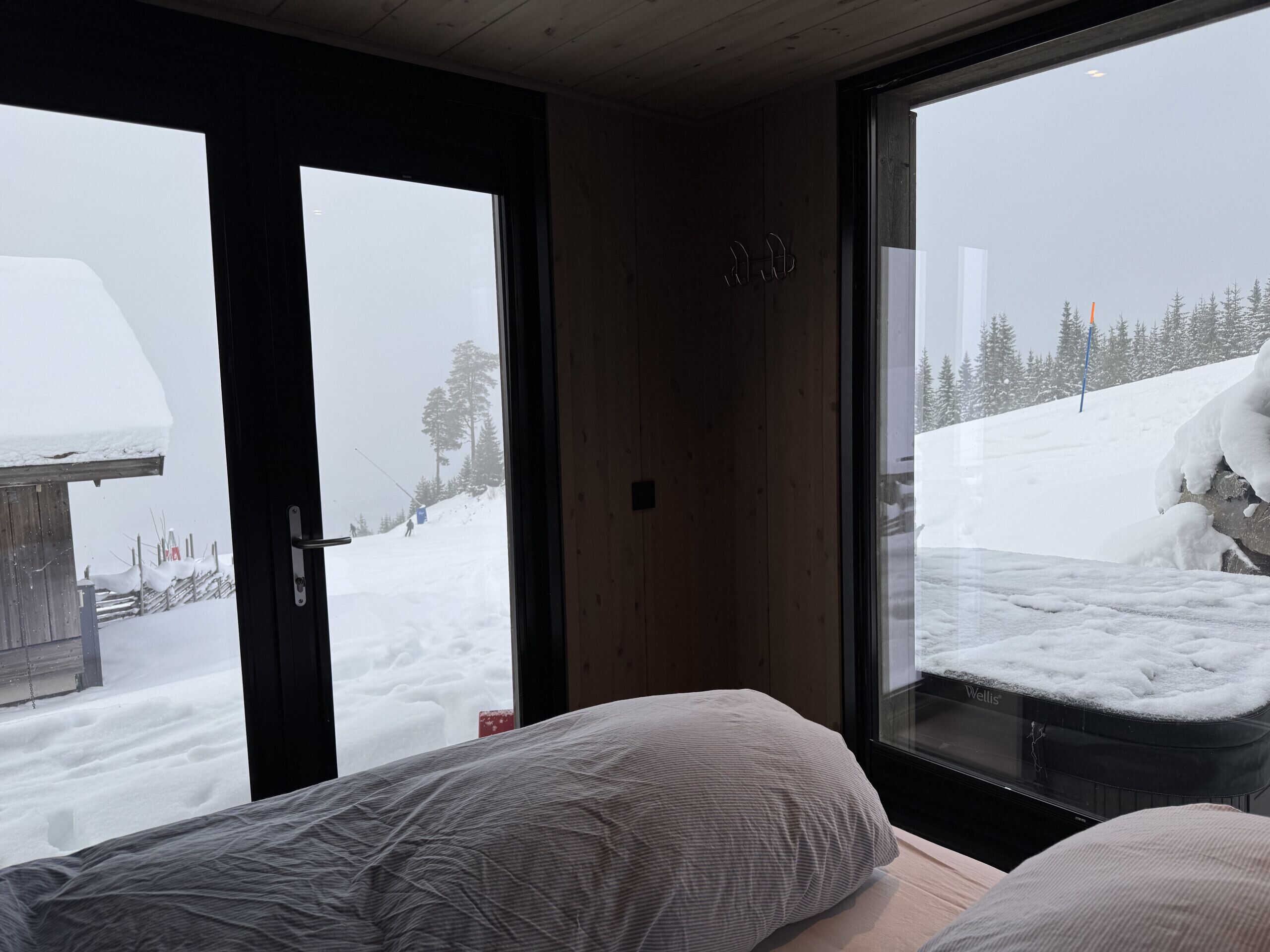 Free WiFi, bed sheets