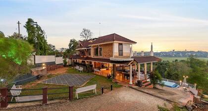 Dancenter Lakshmipuram Palace by Checkin