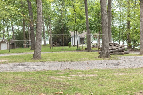 Campfire Cove Lakefront Cabin + 3 Camp Sites