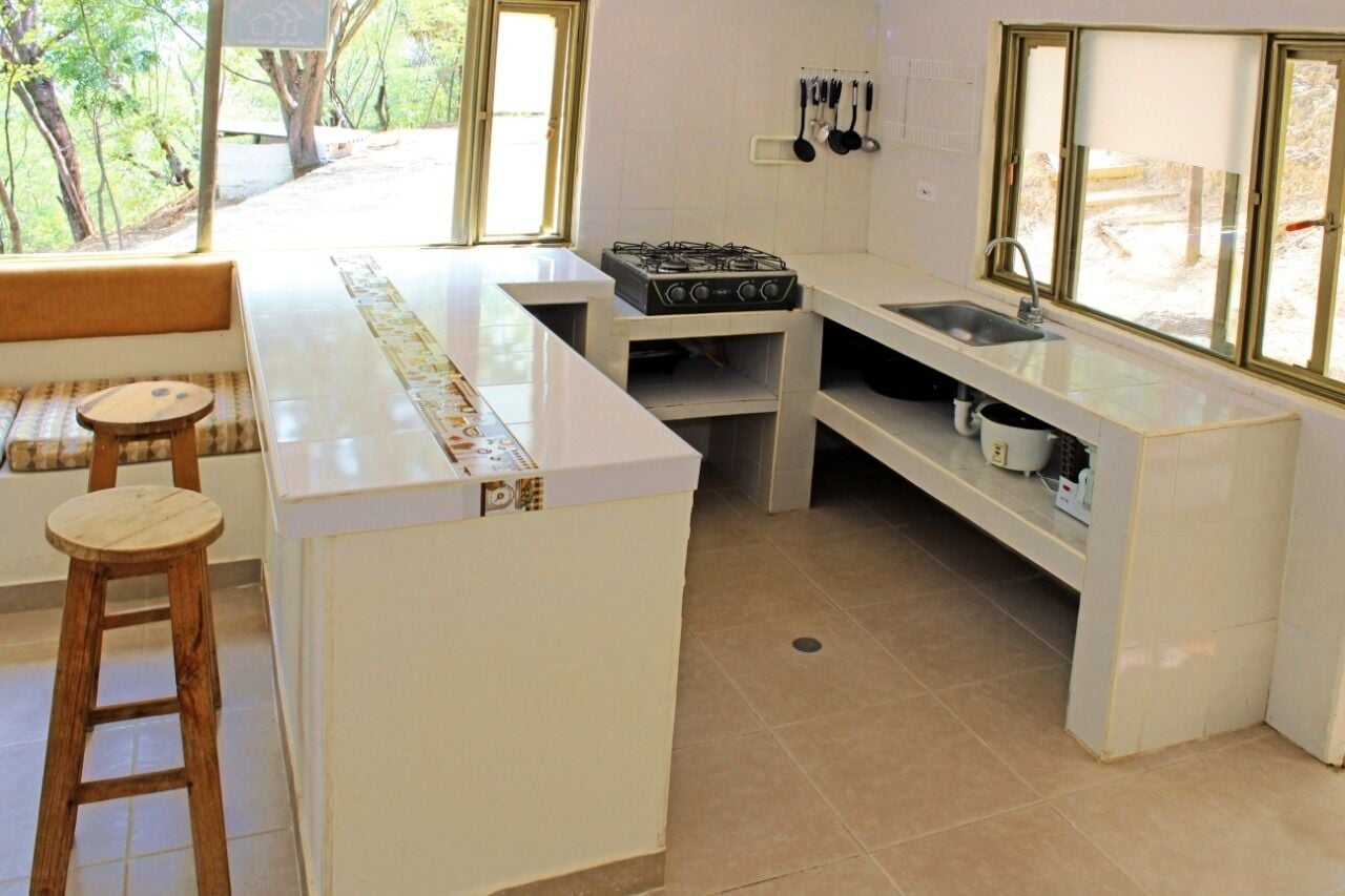 Casa, diversos llits | Cuina privada | Cafetera i tetera 