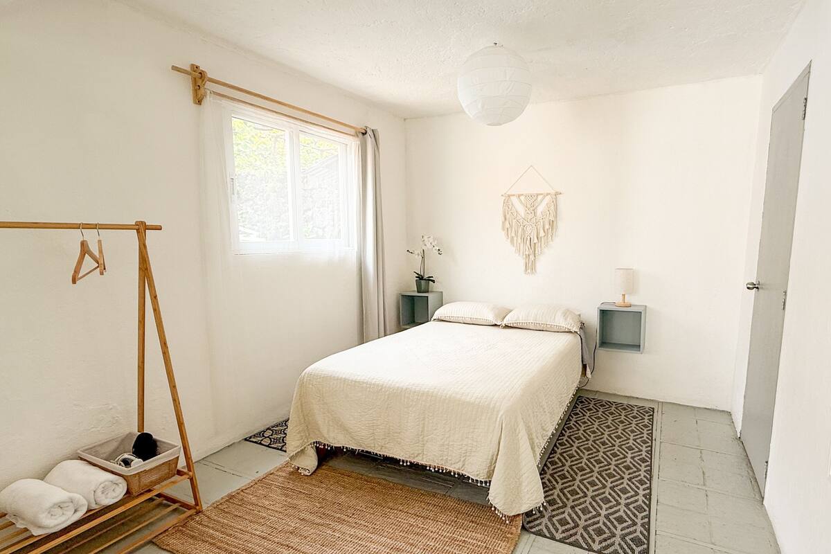 Basic Double Room | Free WiFi, individually decorated, individually furnished