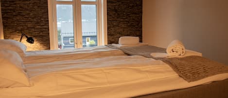 3 chambres, accès au Wi-Fi (inclus), literie fournie